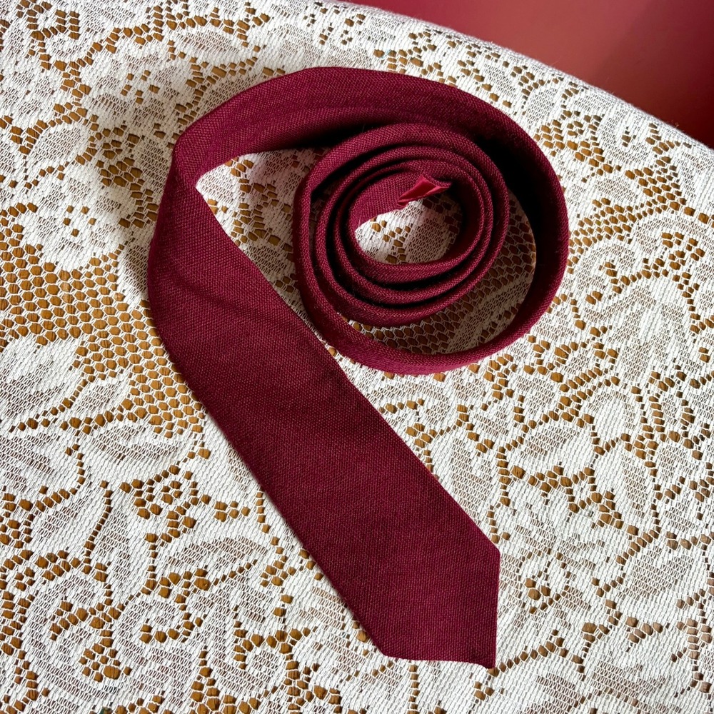 Vtg Madawaska Weavers Burgundy Hand Woven 100% Wool Tie Canada Made Slim 2.75"